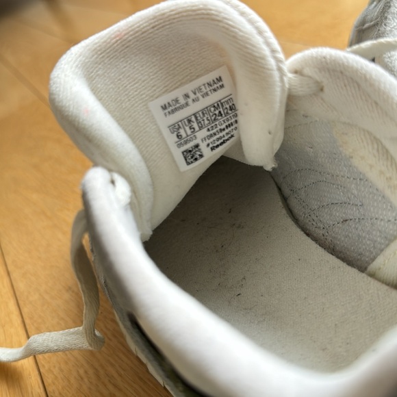 Men’s Reebok Classic Nylon Sneakers - Picture 8 of 8